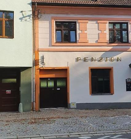 Penzion U Kohoutka Pardubice Exteriör bild