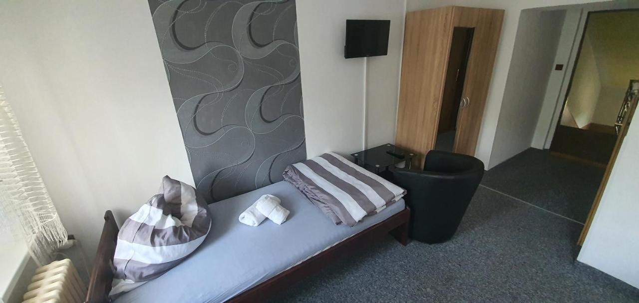 Penzion U Kohoutka Pardubice Exteriör bild